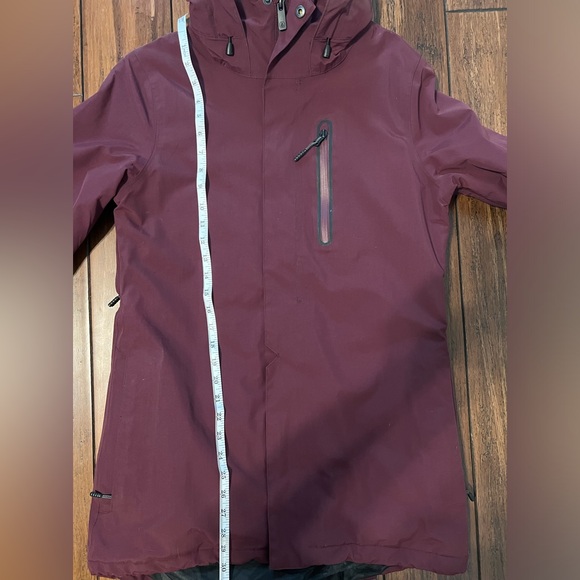 Volcom Snowboard Jacket - Picture 9 of 9